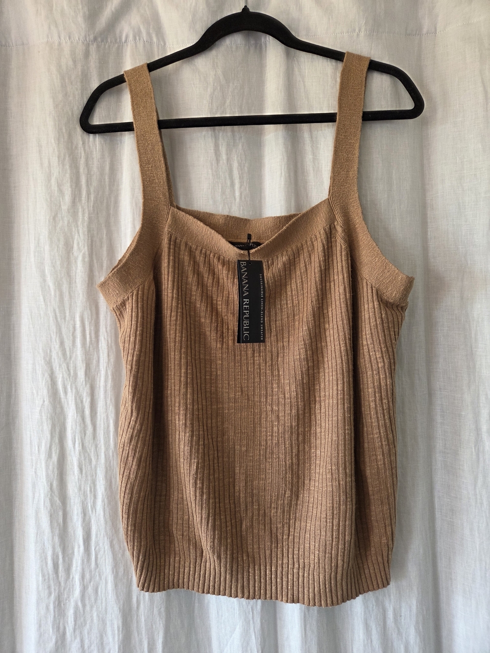 Banana Republic | Ribbed Tank Top in Camel